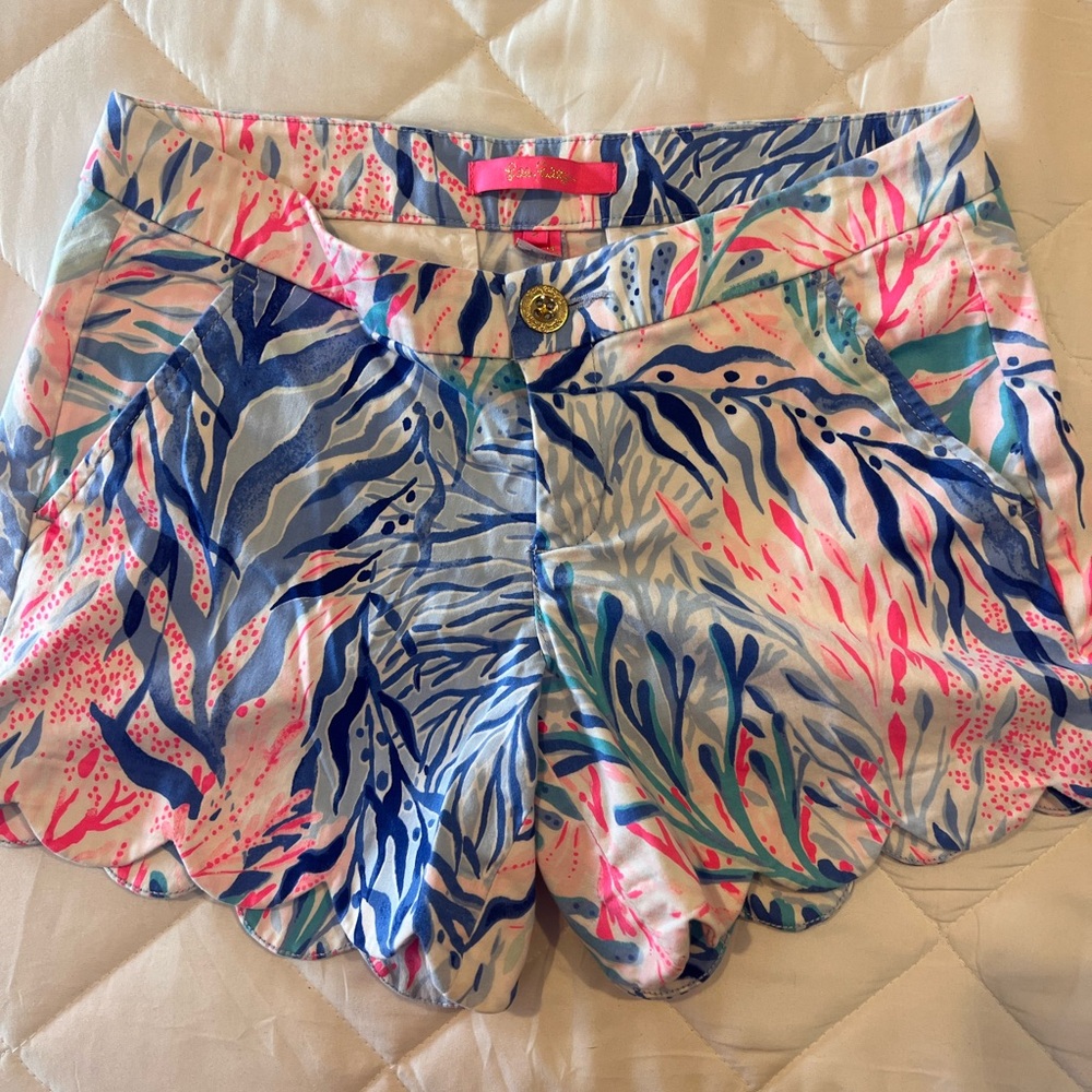 Lilly Pulitzer Scalloped Hem shorts